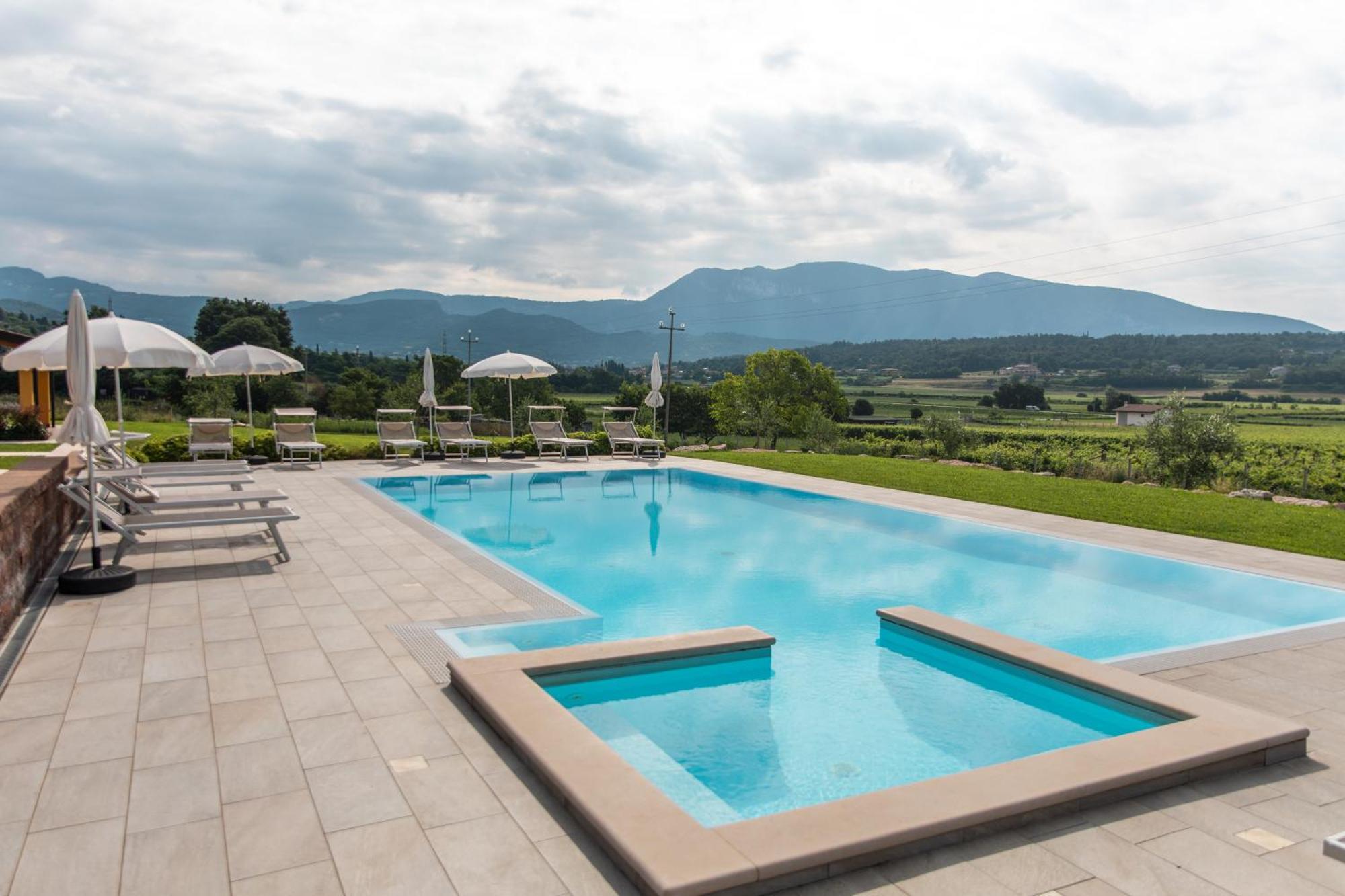 B&B Ca' Marognole Caprino Veronese Bagian luar foto